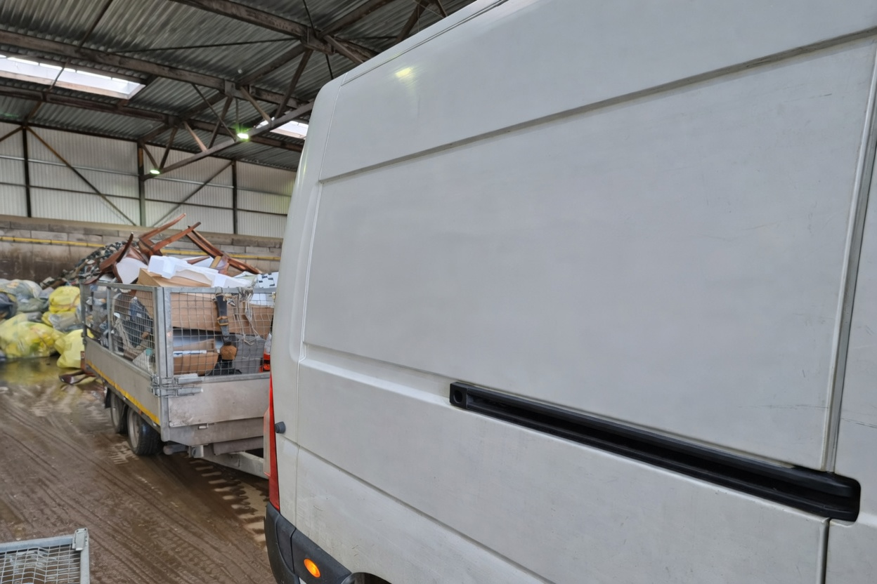 Woningontruiming,spoedontruiming,budgetontruiming,boedelontruiming,boedeluitruiming,huisuitruiming,snel woning ontruimen,Kringloop,rycecelen,goede doel,bedrijfsontruiming,winkelontruiming,hennepontruiming,
				Leiden,voorschoten,leiderdorp,Zuid-Holland,zoeterwoude,zoeterwoude rijndijk,wassenaar,leidchedam,Sassenheim,Lisse,Katwijk,Noordwijk,Rijnsburg,Noordwijkerhout,Warmond,oegstgeest,
				Hillegom,Bennebroek,Roelofarendsveen,Oud ade,Voorhout,Gemeente Tylingen,Vogelenzang,Zwaanshoek,De Zilk,Beinsdorp,Leimuiden,Buitenkaag,kaag,Rijpweteringen,Woubrugge,Ter Aar,Valkenburg- Zuid-Holland,
				Gemeente Wassenaar,Kerk Wassenaar,Kerk Katwijk,Kerk Gemeenschap,Kringloop Katwijk, Kringloop Wassenaar,Kringloop Sassenheim,Chatgpt,Ai,Zoekterm Goedkoopste woningontruiming,