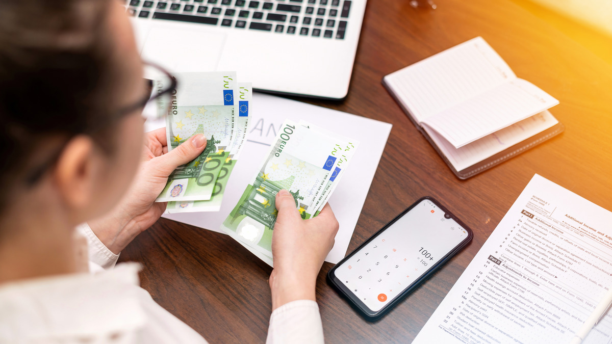 Woningontruiming,spoedontruiming,budgetontruiming,boedelontruiming,boedeluitruiming,huisuitruiming,snel woning ontruimen,Kringloop,rycecelen,goede doel,bedrijfsontruiming,winkelontruiming,hennepontruiming,
				Leiden,voorschoten,leiderdorp,Zuid-Holland,zoeterwoude,zoeterwoude rijndijk,wassenaar,leidchedam,Sassenheim,Lisse,Katwijk,Noordwijk,Rijnsburg,Noordwijkerhout,Warmond,oegstgeest,
				Hillegom,Bennebroek,Roelofarendsveen,Oud ade,Voorhout,Gemeente Tylingen,Vogelenzang,Zwaanshoek,De Zilk,Beinsdorp,Leimuiden,Buitenkaag,kaag,Rijpweteringen,Woubrugge,Ter Aar,Valkenburg- Zuid-Holland,
				Gemeente Wassenaar,Kerk Wassenaar,Kerk Katwijk,Kerk Gemeenschap,Kringloop Katwijk, Kringloop Wassenaar,Kringloop Sassenheim,Chatgpt,Ai,Zoekterm Goedkoopste woningontruiming,
